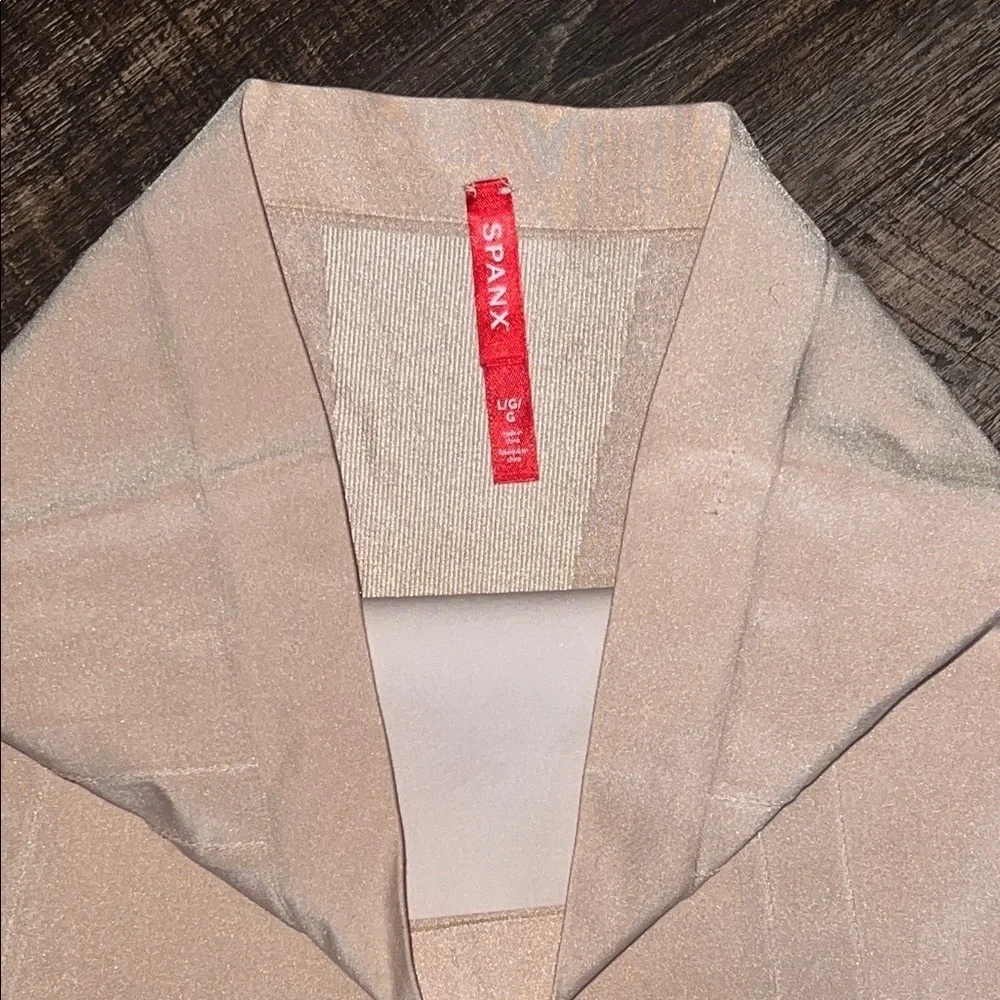 SPANX smooths shapes